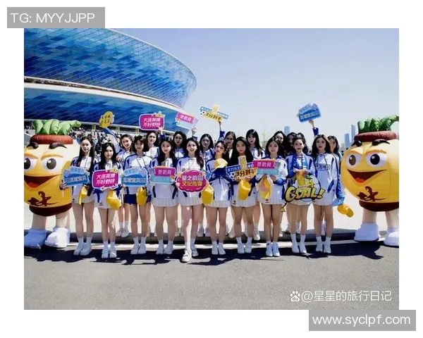 足球宝贝走红网络，助威视频破百万播放